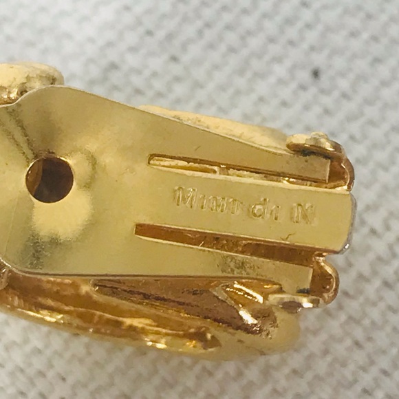 3/$15 Mimi Di N Gold Tone Ribbed Hoop Clip-On Earrings - Picture 4 of 8